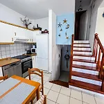 Front Beautiful Family House بيت للعطل *