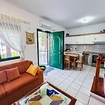 Semesterbostad Front Beautiful Family House Pefkochori