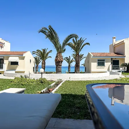 Holiday home Front Beautiful Family House Pefkochori