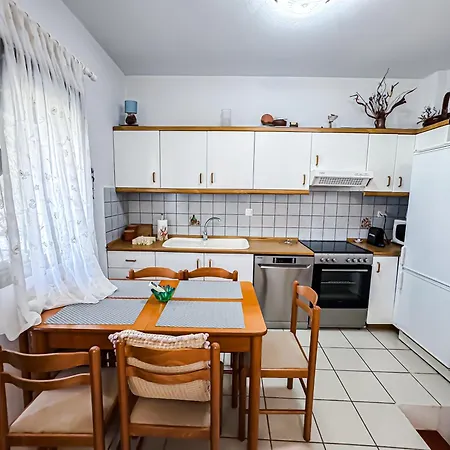 Front Beautiful Family House 펜션 페프코초리