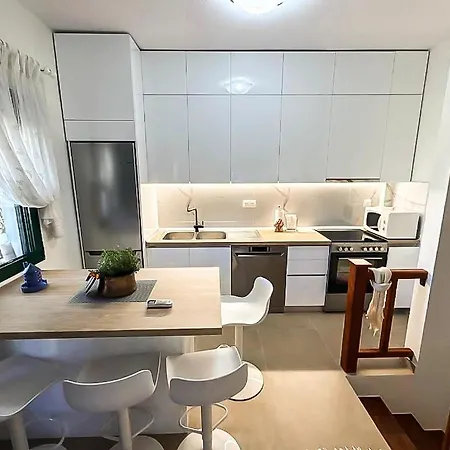 Front Beautiful Family House * Pefkochori