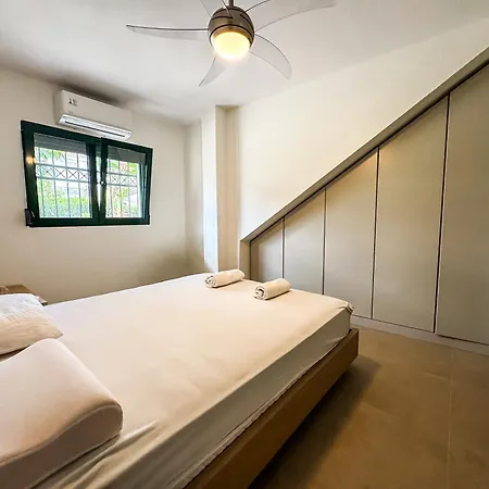 Front Beautiful Family House * Pefkochori