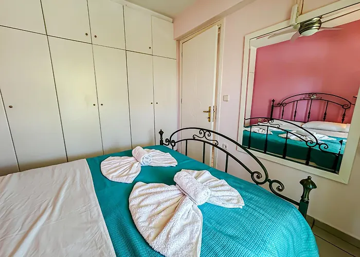 Front Beautiful Family House Pefkochori