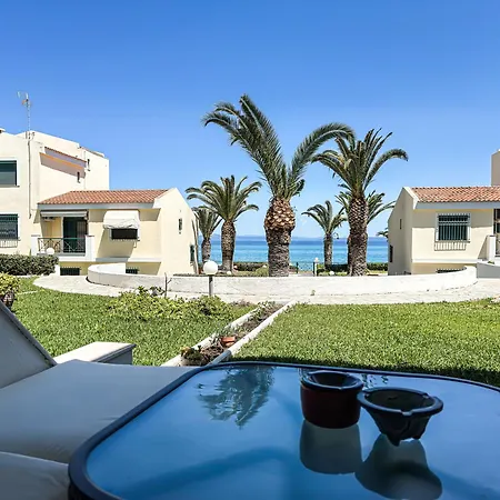Front Beautiful Family House Casa vacanze Pefkochori