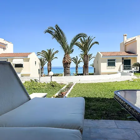 Front Beautiful Family House Casa vacanze Pefkochori