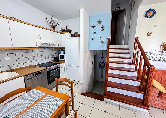 Front Beautiful Family House Casa vacanze *