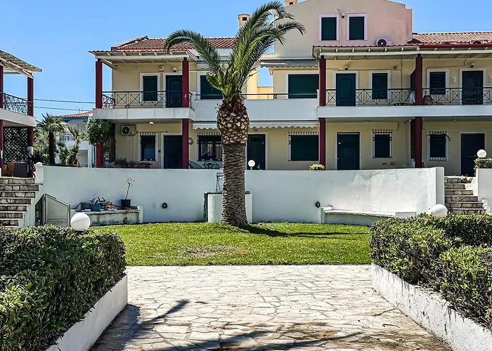 Front Beautiful Family House Pefkochori